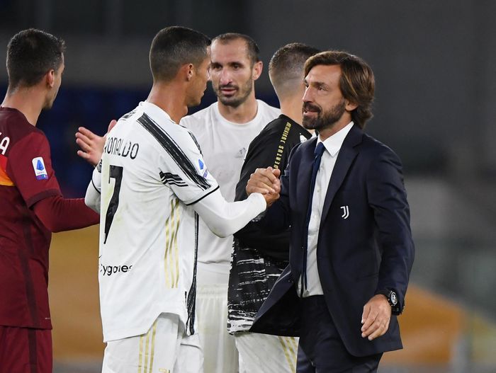 Pirlo và Ronaldo là bộ óc và trái tim của Juventus. Ảnh: Reuters.