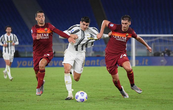 Juventus suýt sa lầy tại Olimpico. Ảnh: Reuters.