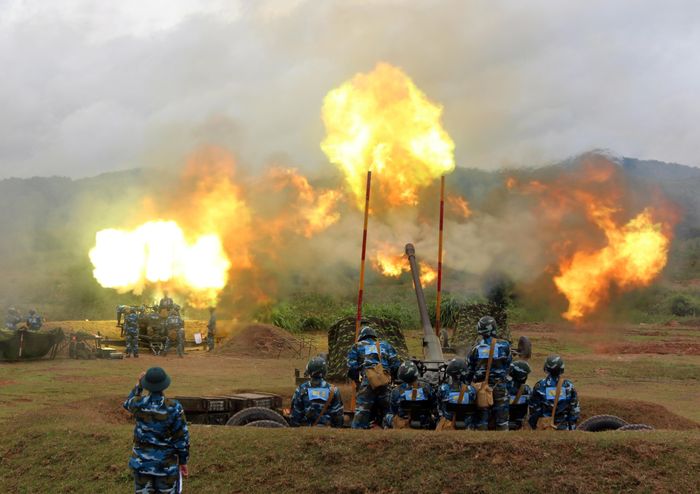  Cán bộ, chiến sĩ Trung đoàn 228, Sư đoàn 365, Quân chủng Phòng không-Không quân tham gia diễn tập, bắn đạn thật tại Trường bắn TB1. Ảnh: CTV