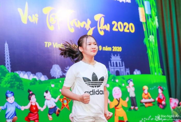 Tiết mục nhảy Aerobic của cháu Hồng Anh. Ảnh: Đức Anh