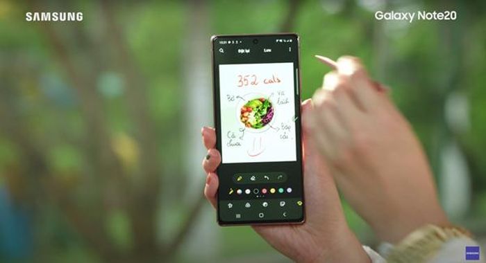  Bút S Pen và các tính năng trên Galaxy Note20 hỗ trợ đắc lực cho việc sản xuất nội dung