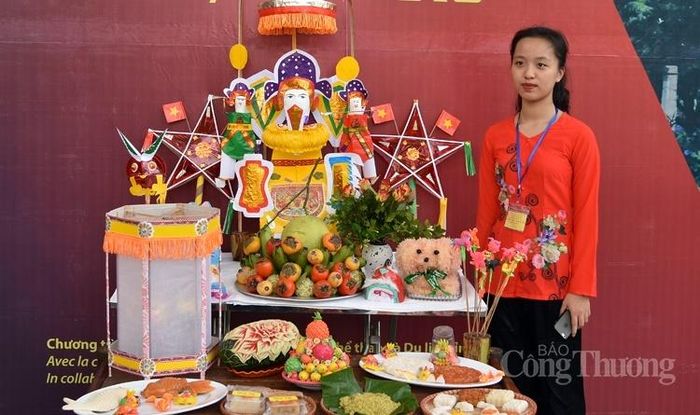 Mâm cỗ trung thu người Hà Nội không thể thiếu gói cốm xanh