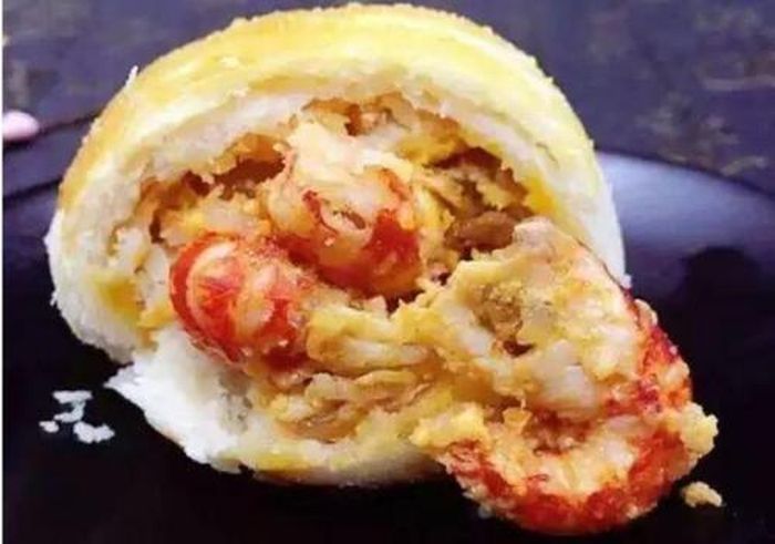 Nhiều loại bánh Trung Thu nhân lạ ở Trung Quốc hút khách.