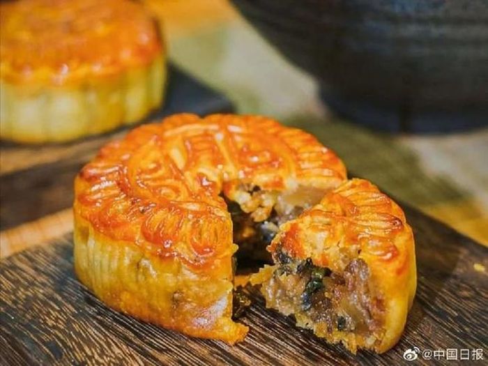 Bánh Trung Thu nhân bún ốc được hưởng ứng tại Trung Quốc.