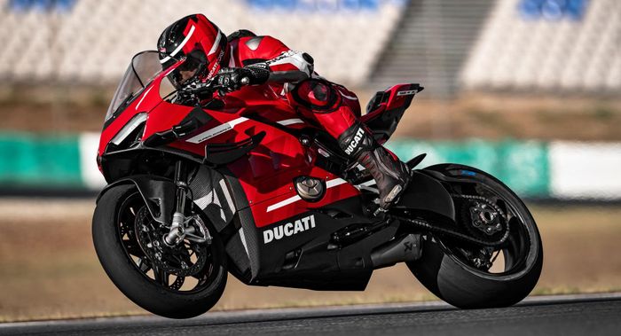 Hãng môtô Ducati cũng được xem xét trong tháng 11 tới.