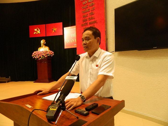 Ông Trần Lưu Quang, Phó Bí thư Thường trực Thành ủy TPHCM trả lời cử tri sáng 1/10.