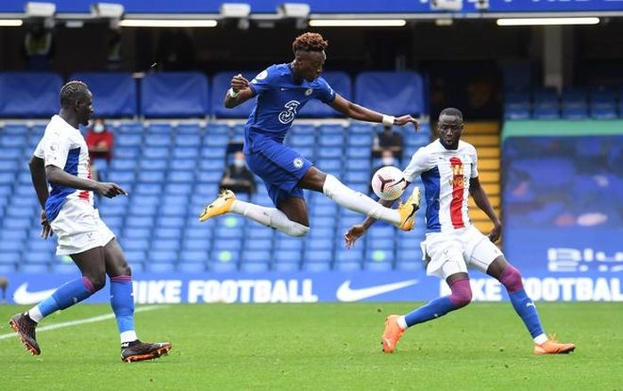  Hàng công Chelsea thi đấu rời rạc trong hiệp một. Ảnh: Reuters. 