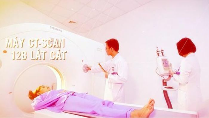 Hệ thống máy chụp cắt lớp điện toán (CT scanner 128 lát cắt) tại Bệnh viện Đa khoa Bưu điện (Lô 9B Thành Thái, Phường 15, Quận 10, TP.HCM)
