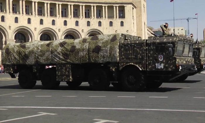 Có thể chúng ta đang nói về các máy bay chiến đấu hạng nặng Su-30SM được trang bị tên lửa không đối đất tầm trung Kh-31P (tầm bắn lên đến 110 km) và tên lửa không đối không R-77 có cùng cự ly tác chiến.