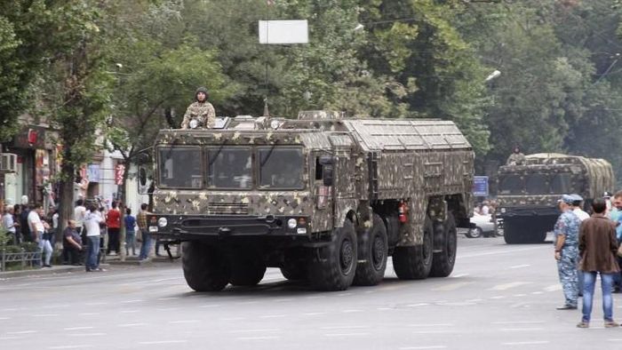 Theo nhiều nguồn tin, tiêm kích F-16C của Thổ Nhĩ Kỳ vẫn chỉ có khả năng sử dụng tên lửa lỗi thời. Vì vậy, chúng thậm chí không thể so sánh với Su-30SM, mặc dù không quân Armenia chỉ được trang bị 4 chiếc.