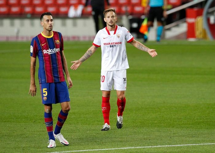Thế trận giằng co được 2 đội duy trì trong phần lớn thời gian trận đấu. Barca tạo ra 12 cơ hội, trong khi Sevilla có 13 lần hãm thành. Tuy nhiên, không đội nào có thể ghi thêm bàn. Trận đấu trên sân Camp Nou khép lại với tỷ số hòa 1-1. Barca đứt mạch 2 trận thắng và đành chấp nhận vị trí thứ 5 trên bảng xếp hạng với 7 điểm sau 3 trận đã đấu.