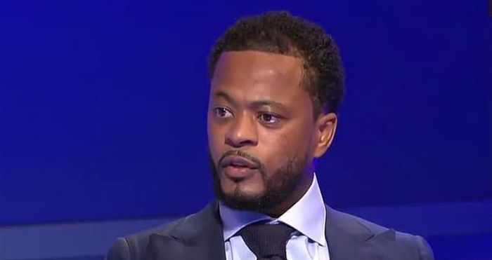Evra chỉ trích màn trình diễn của MU