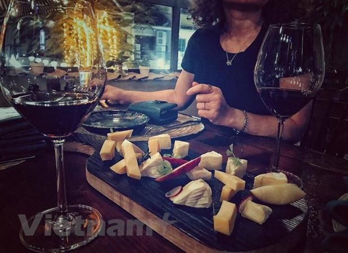 Rượu vang cũng là một trong những "đặc sản" của Italy. (Ảnh: Mai Mai/Vietnam+)