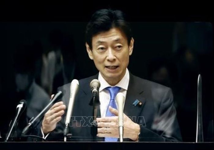 Bộ trưởng Tái thiết Kinh tế Yasutoshi Nishimura tại cuộc họp ở Tokyo, ngày 25/9/2020. Ảnh: Kyodo/TTXVN