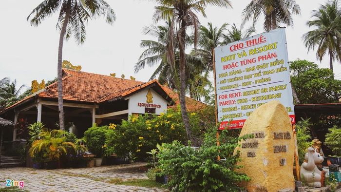  Hiện nay, mặc dù theo ghi nhận của cơ quan quản lý, chưa có doanh nghiệp nào rơi vào tình trạng phá sản, nhưng không ít khách sạn và resort đang rao thuê mặt bằng. 