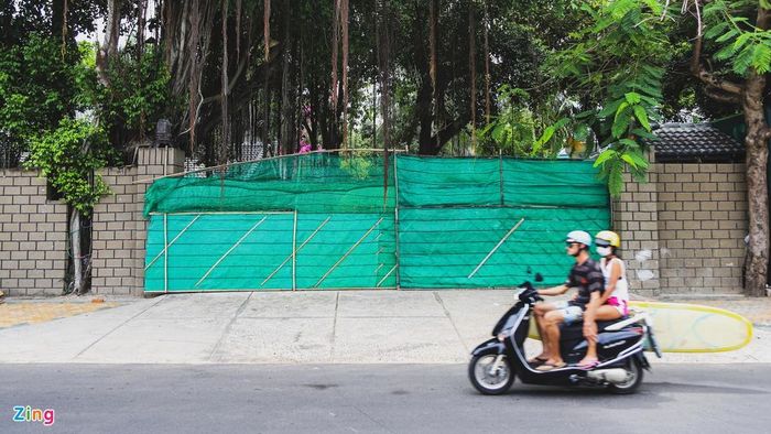  Lãnh đạo Sở Văn hóa Thể thao và Du lịch (VHTT&amp;DL) tỉnh Bình Thuận cho biết, ngay sau đợt cách ly toàn xã hội, du khách đã dần quay trở lại với Mũi Né. Địa phương đồng thời phát 1.000 voucher du lịch cho khách từ TP.HCM, giảm 50% chi phí lưu trú và dịch vụ tại một số cơ sở đăng ký tham gia. Tuy nhiên, chương trình vừa triển khai được mấy ngày thì dịch tái phát. Đến nay, chỉ khoảng 60-70% khách sạn, resort mở cửa trở lại. Ngay cả resort 4 sao Hoàng Ngọc và trung tâm vui chơi giải trí Mũi Né Kids Center cũng chưa có dấu hiệu quay lại hoạt động. 