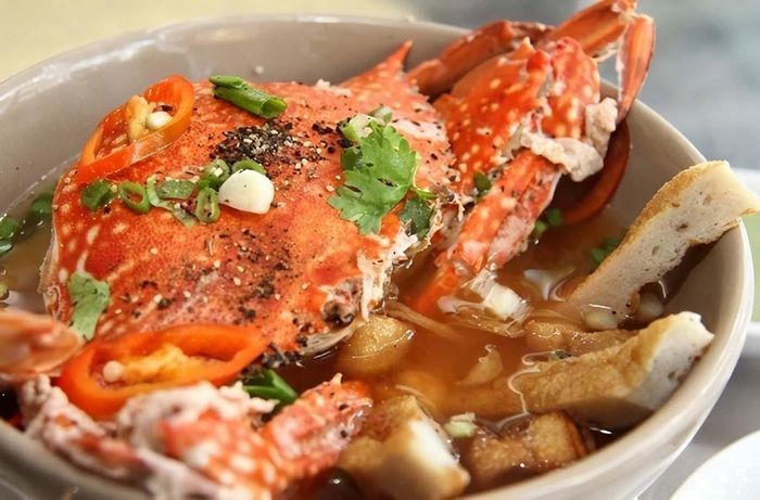 Bánh canh chả ghẹ được làm từ những con ghẹ tươi ngon vừa đánh bắt