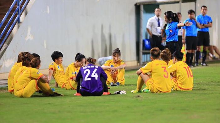 Cầu thủ Phong Phú Hà Nam có hành vi thiếu chuyên nghiệp