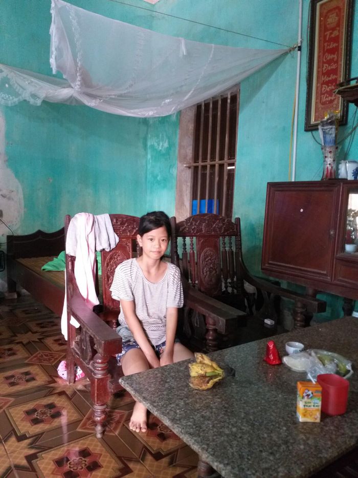 Cô học trò Anh Thơ tính thật thà, trung thực trả lại người mất ví, máy tính cá nhân