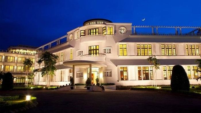 Khách sạn Azerai La Residence Huế.