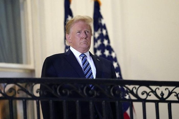 Tổng thống Mỹ Donald Trump sau khi ra viện