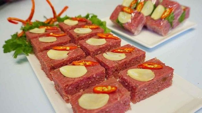 Ngoài được dùng trong các bữa ăn, nem bưởi cũng là một món ăn vặt mới lạ của nhiều du khách khi đến Tây Ninh. Ảnh: Internet.
