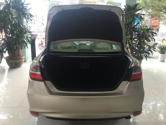 Cốp sau “tố cáo” những va chạm mạnh từ phía sau xe