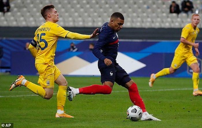 Mbappe nâng tỷ số lên 6-1 ở phút 82