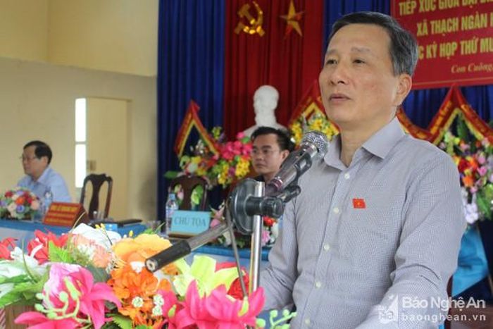 Ông Lê Quang Huy - Phó Chủ nhiệm Ủy ban khoa học công nghệ và môi trường của Quốc hội phát biểu tại buổi tiếp xúc cử tri. Ảnh: Bảo Hân