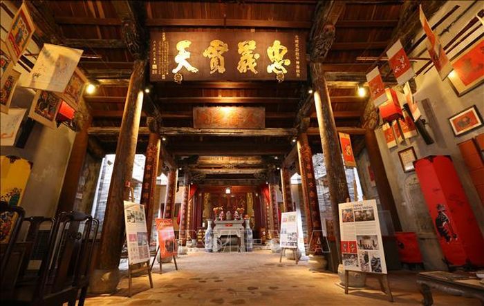 Bên trong Đền Quan Đế (di tích Quốc gia, phường Hàng Buồm, quận Hoàn Kiếm) sau khi đã được trùng tu. Ảnh: Hoàng Hiếu/TTXVN