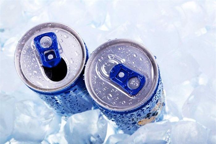 Nước tăng lực: Đồ uống tăng lực thường giúp cơ thể tăng năng lượng. Tuy nhiên, các chất kích thích, caffeine trong nước tăng lực có thể gây loạn nhịp tim.