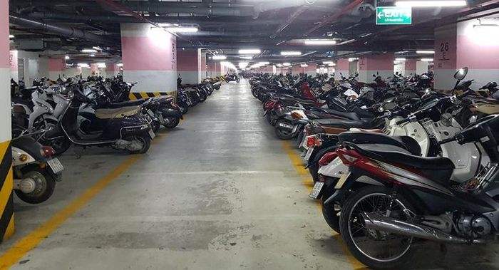 Bãi đỗ xe ngầm tại Trung tâm thương mại Time City. Ảnh minh họa.
