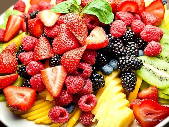 Trái cây được biết đến với chất dinh dưỡng và hương vị của chúng. Khi ăn thường xuyên, trái cây sẽ làm cho răng khỏe hơn.