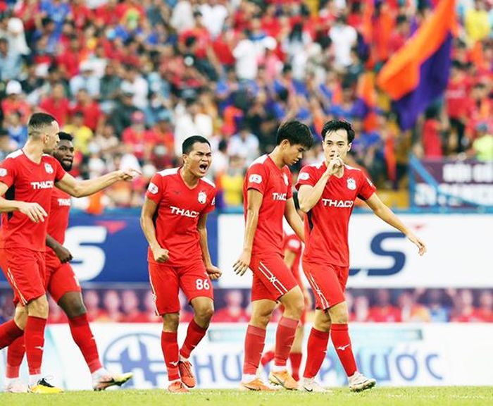 Văn Toàn và các đồng đội Hoàng Anh Gia Lai sẽ là “chú ngựa ô” ở giai đoạn 2 V.League. Ảnh: HAGL FC