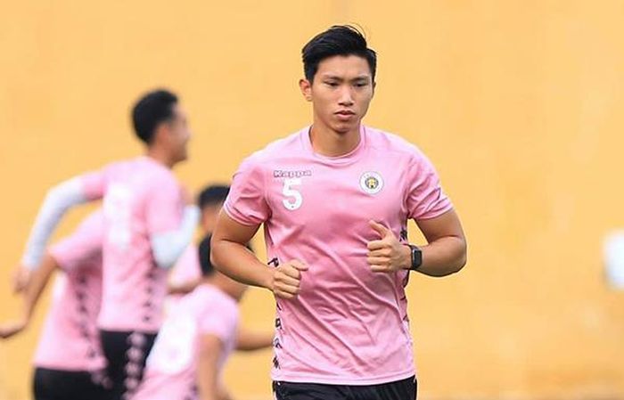 Văn Hậu sẽ ra sân? Ảnh: FBVH
