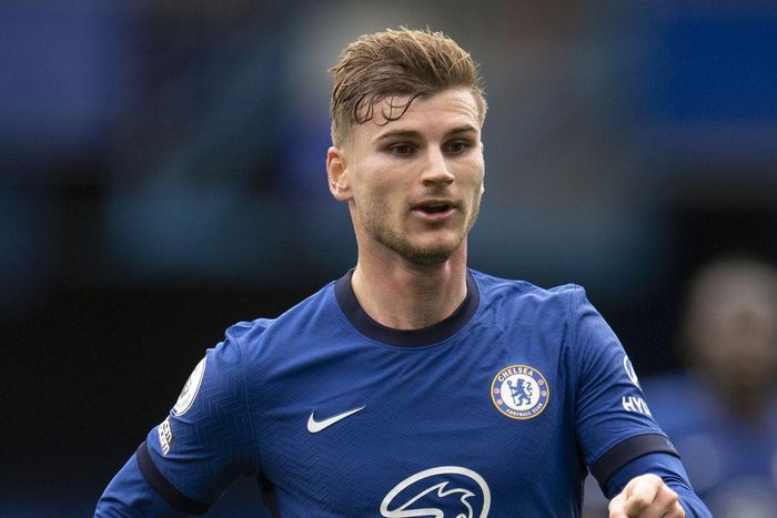 6. Timo Werner (RB Leipzig sang Chelsea, 47,5 triệu Bảng). Dù mới chỉ ghi được 1 bàn kể từ khi khoác áo The Blues, nhưng Werner đã cho thấy sự hòa nhập cực tốt ở môi trường mới. Với chân sút người Đức, Chelsea sẽ nguy hiểm hơn rất nhiều trong những pha phản công so với mùa giải năm ngoái.