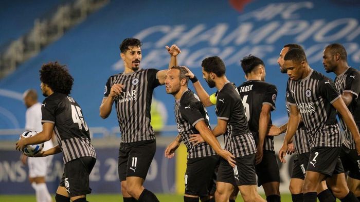 Cazorla có bàn thắng dễ dàng ở phút 77, sau pha bóng tận dụng sai lầm của hàng thủ đối phương. Ảnh: Getty.