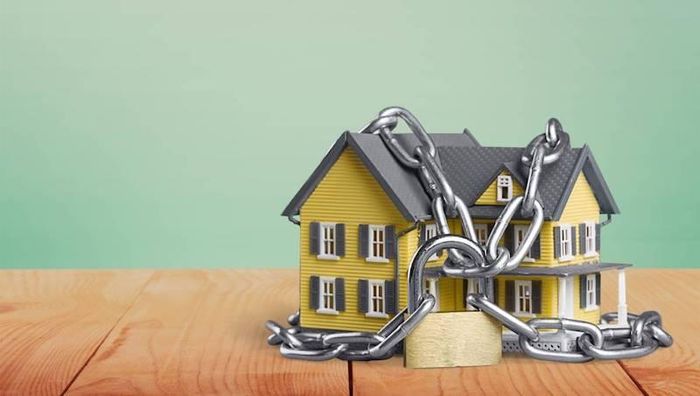 Có thể tra cứu thông tin thế chấp nhà đất tại phòng công chứng hoặc cơ quan có thẩm quyền