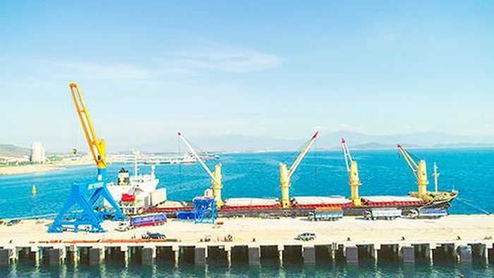  Một góc Khu Kinh tế Vân Phong. 