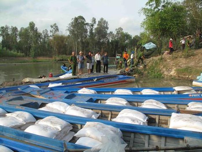 Thu giữ đường cát lậu