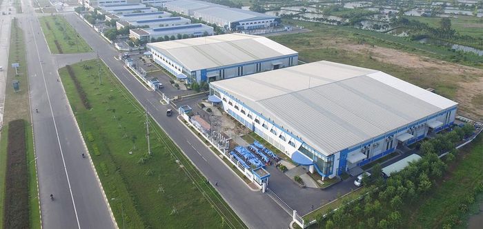 Nhiều KCN hiện đại được xây dựng để sẵn sàng chào đón “đại bàng” FDI. Ảnh: Becamex