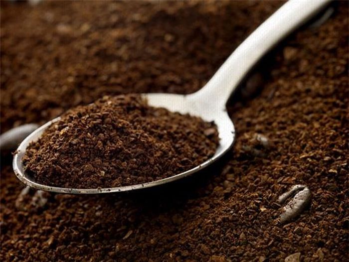 Mẹo vặt gia đình hữu hiệu từ bã cà phê đó là có tác dụng khử mùi rất tốt.