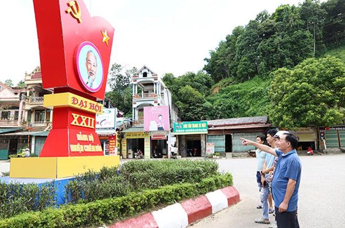 Chiêm Hóa tập trung tuyên truyền Đại hội đại biểu Đảng bộ tỉnh lần thứ XVII. Ảnh: Quang Hòa