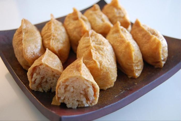 Nhật Bản cũng có những món từ đậu phụ nổi tiếng, có thể kể đến như món Inarizushi