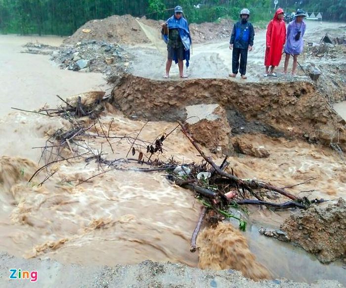 Phan Mạnh Quỳnh xót xa khi bà con miền Trung chịu ảnh hưởng vì trận lũ lịch sử.