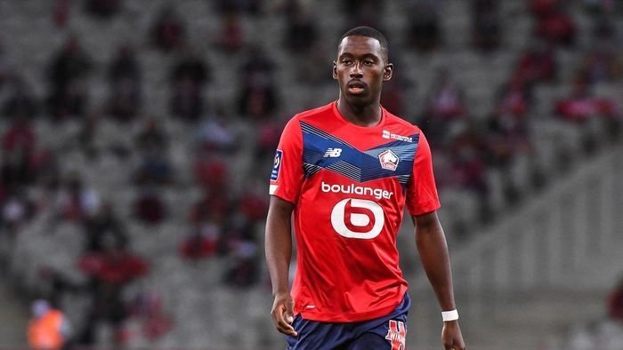 Milan theo đuổi Soumare