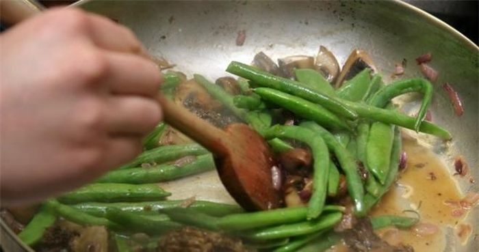 Các món ngon từ gan lợn rất hấp dẫn nhưng mất chất dinh dưỡng và gây độc hại vì sử dụng sai cách.