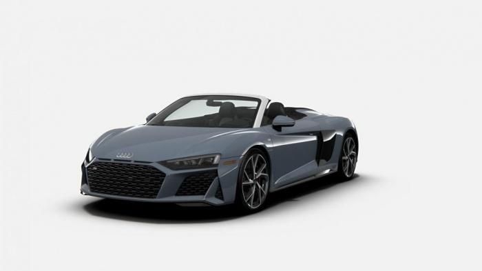 Các phiên bản cao cấp của xe có một số bộ phận làm bằng sợi carbon