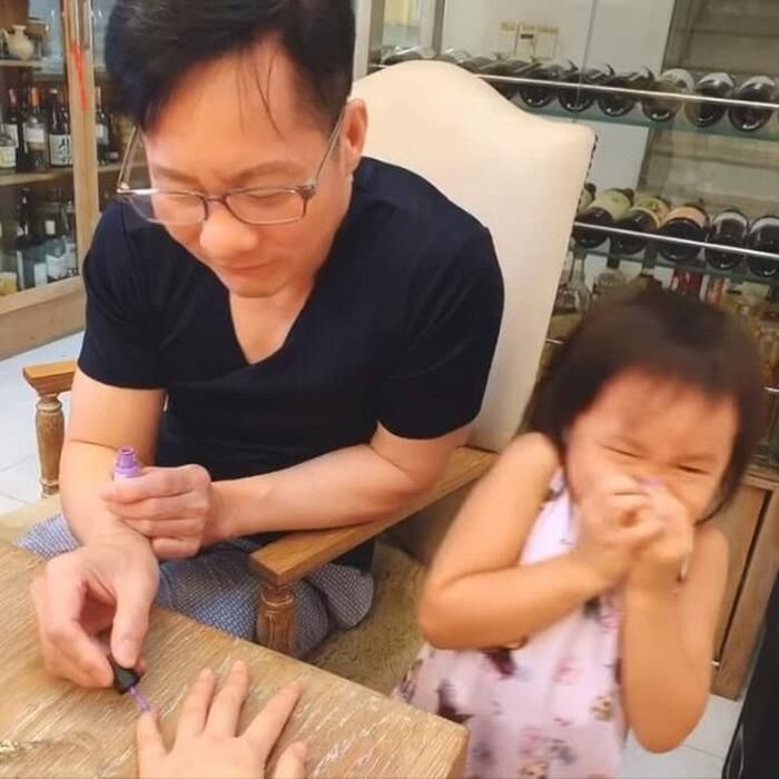 Phan Như Thảo khoe được ông xã đại gia Đức An sơn móng tay cho