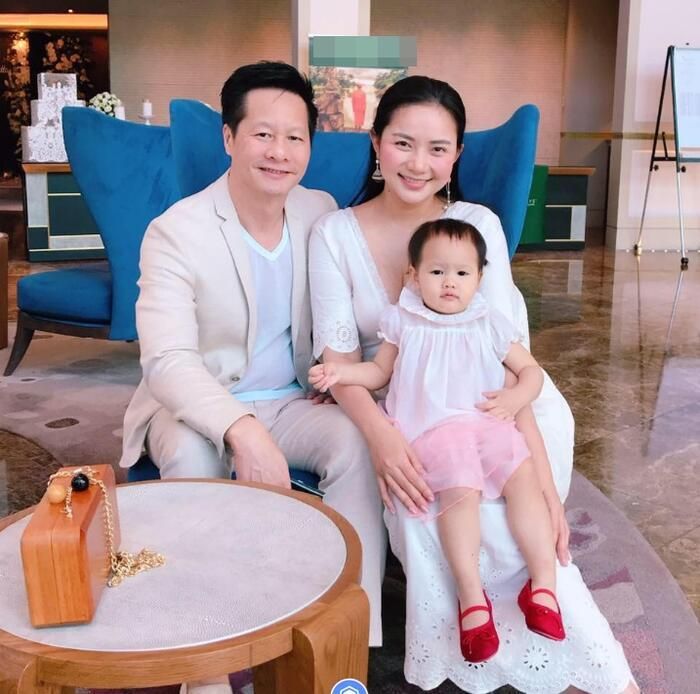 Gia đình hạnh phúc của Phan Như Thảo và ông xã đại gia Đức An